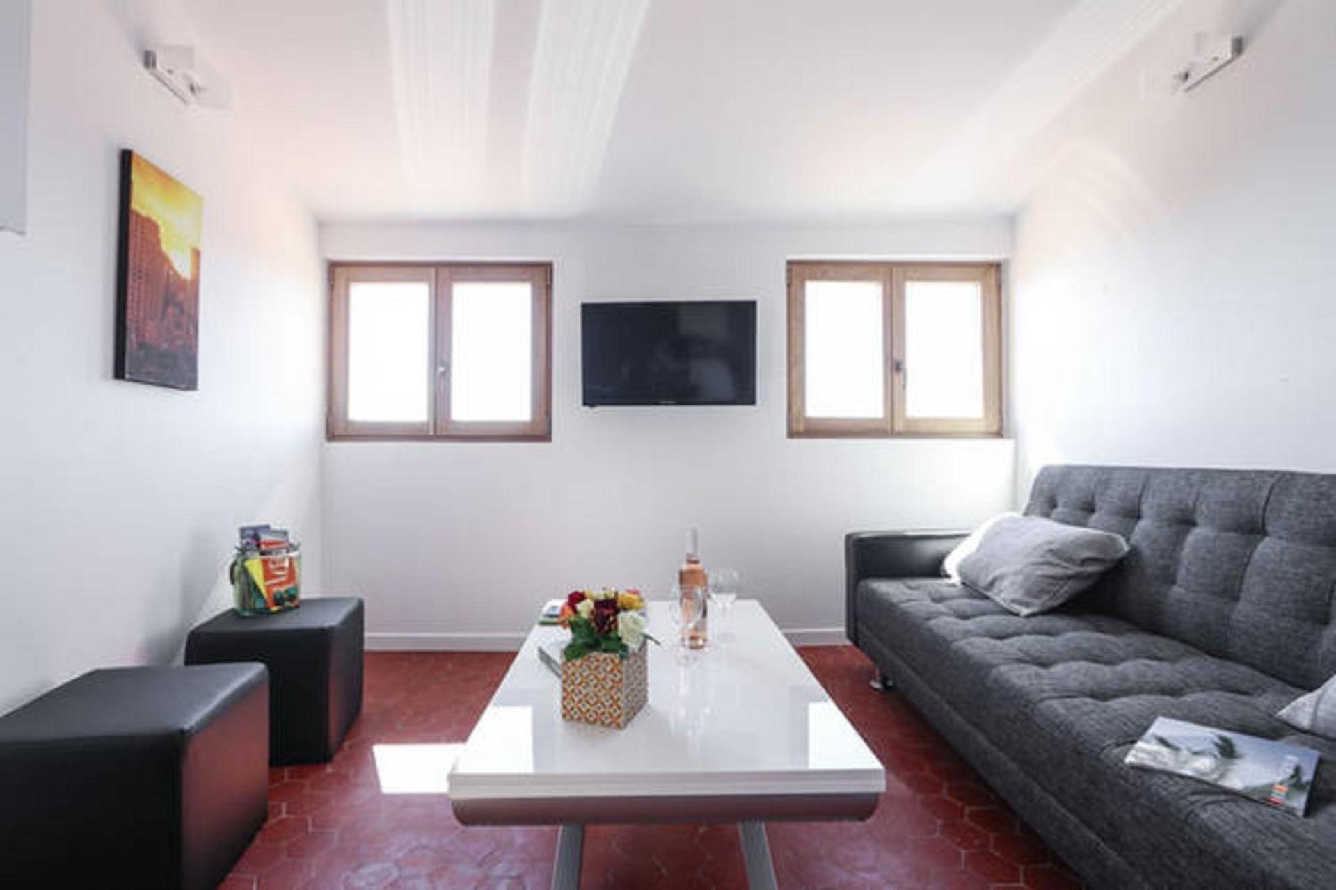 Gilly 4 - F2 Exceptionnel, Vue Mer, Moderne, Climatisation ,vieux-nice *