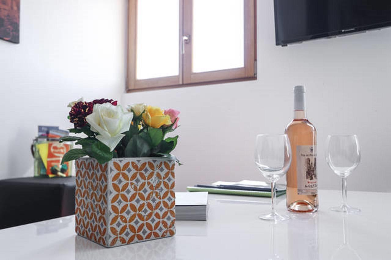 Appartement Gilly 4 - F2 Exceptionnel, Vue Mer, Moderne, Climatisation ,vieux-nice